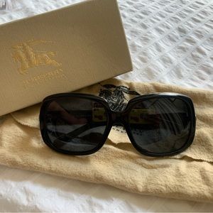 Burberry Black Sunglasses B4051 3001/87